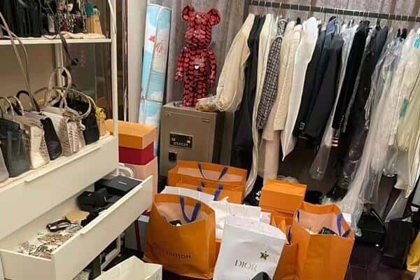 固原隆德县回收一线品牌衣服.jpg